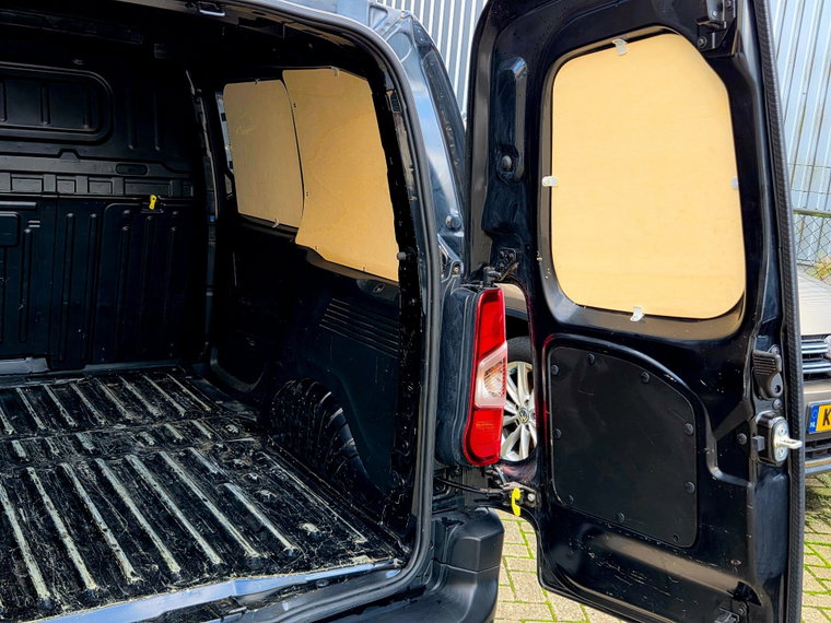 Vehicle Image 31