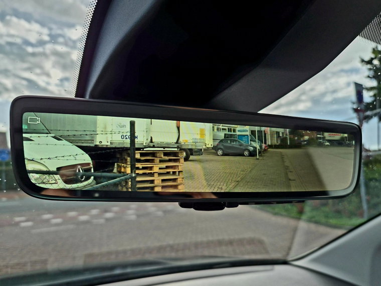 Vehicle Image 35