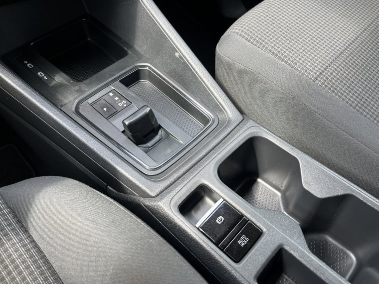 Vehicle Image 38