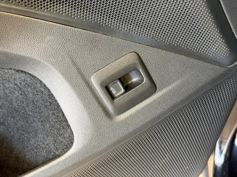 Vehicle Image 39