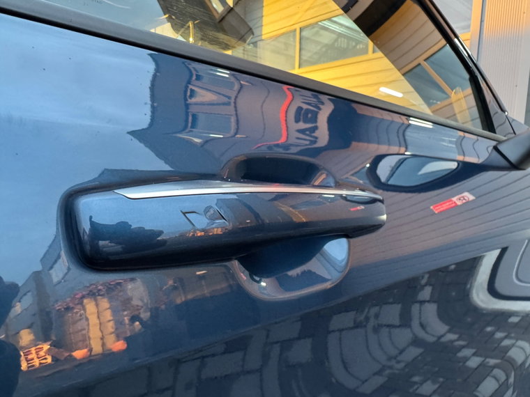 Vehicle Image 37