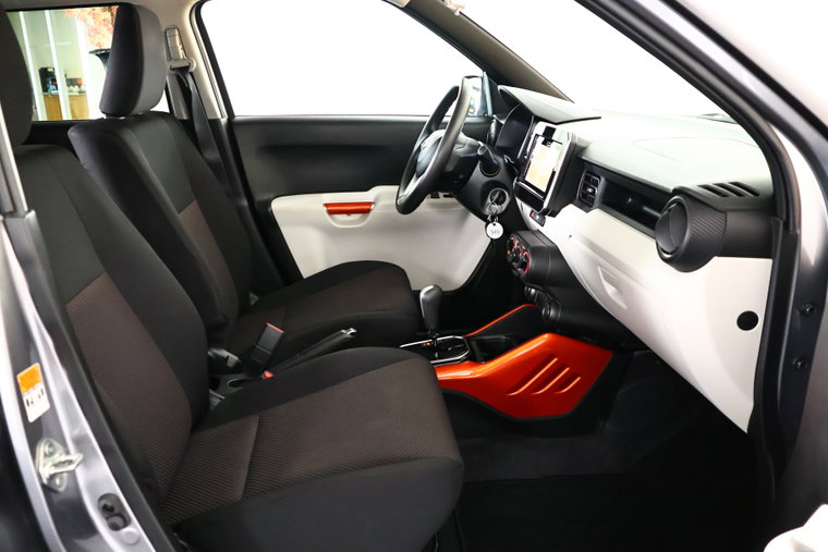 Vehicle Image 11
