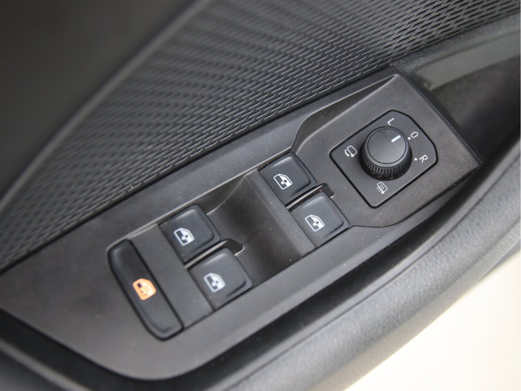 Vehicle Image 38