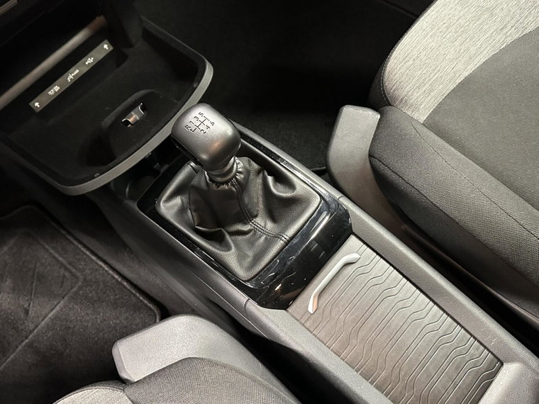Vehicle Image 31