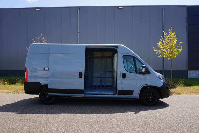 Vehicle Image 35