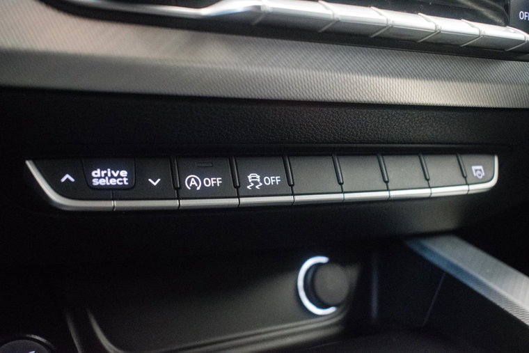 Vehicle Image 33