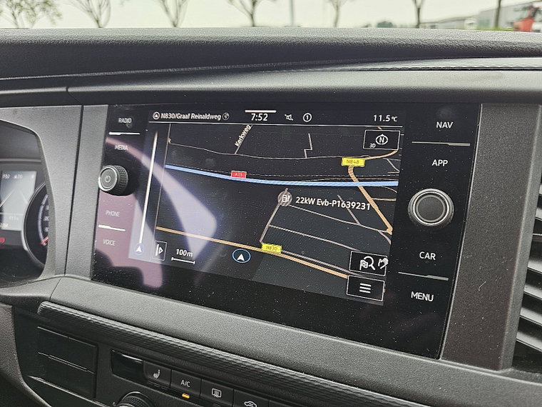 Vehicle Image 11