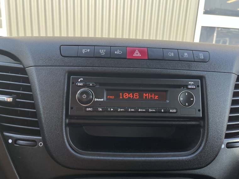 Vehicle Image 27