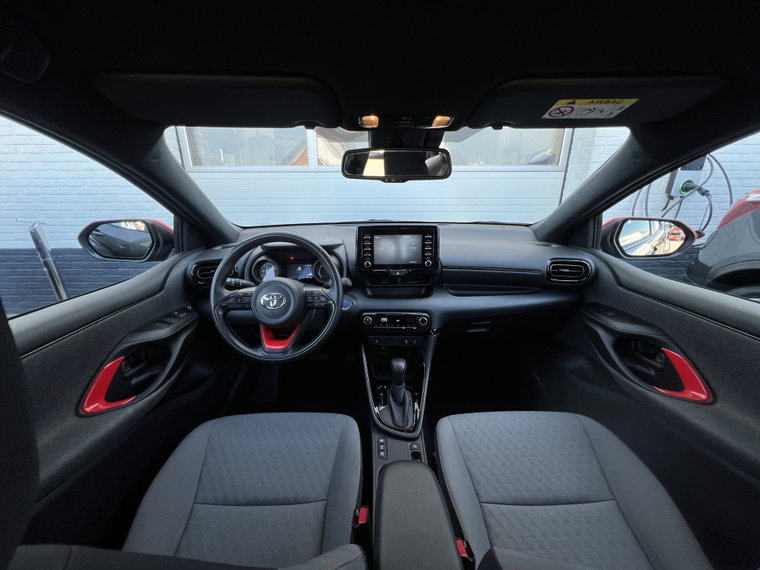 Vehicle Image 25