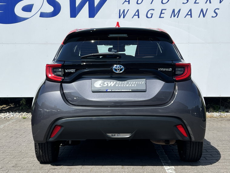 Vehicle Image 6