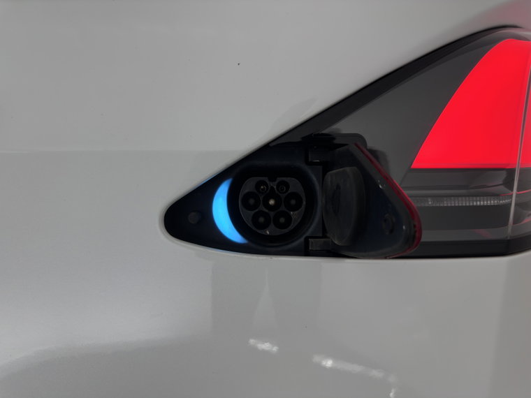 Vehicle Image 32