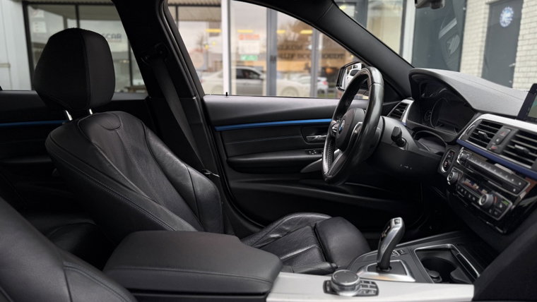 Vehicle Image 26