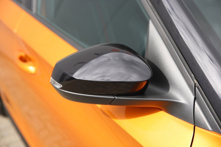 Vehicle Image 32