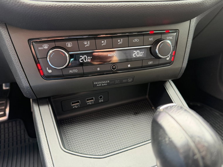 Vehicle Image 24