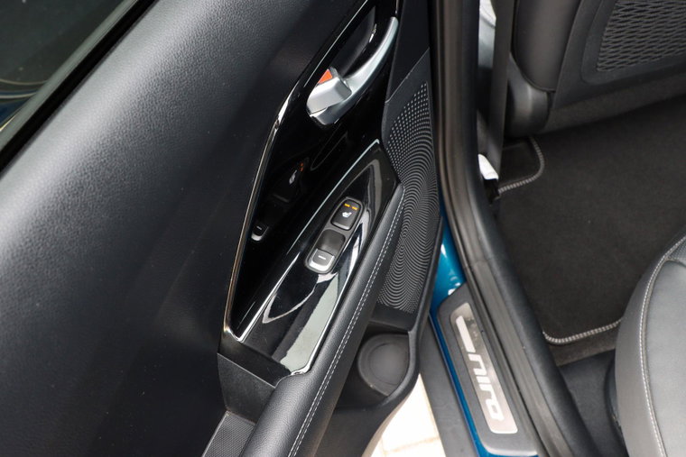 Vehicle Image 40