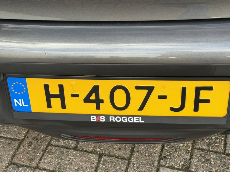 Vehicle Image 22