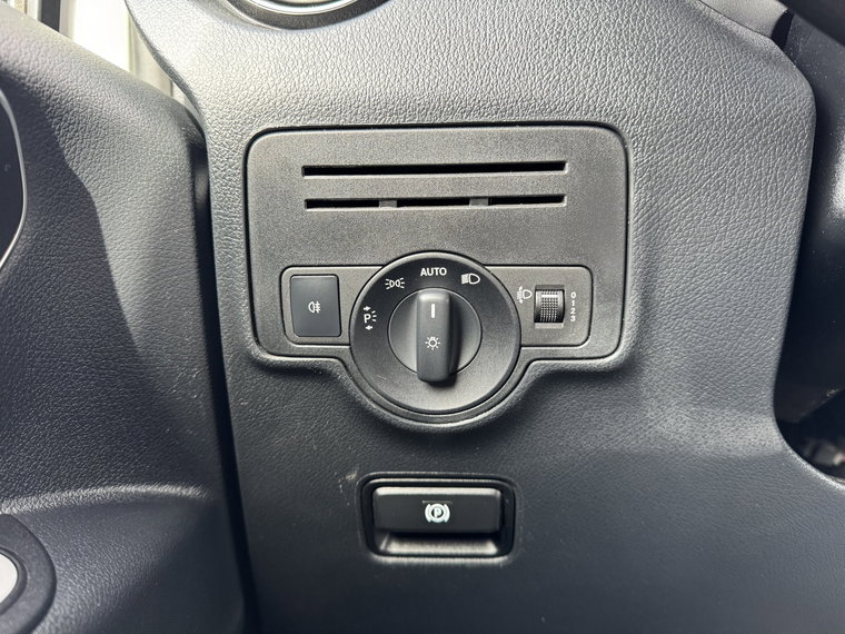 Vehicle Image 26