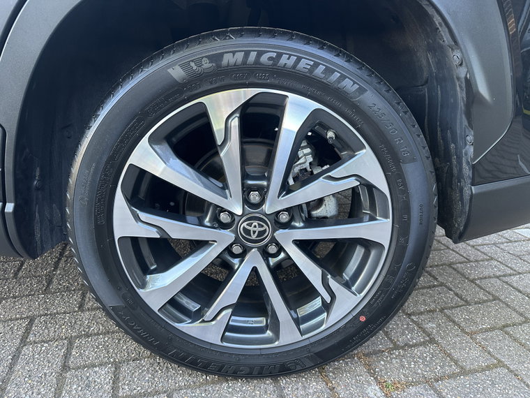Vehicle Image 16