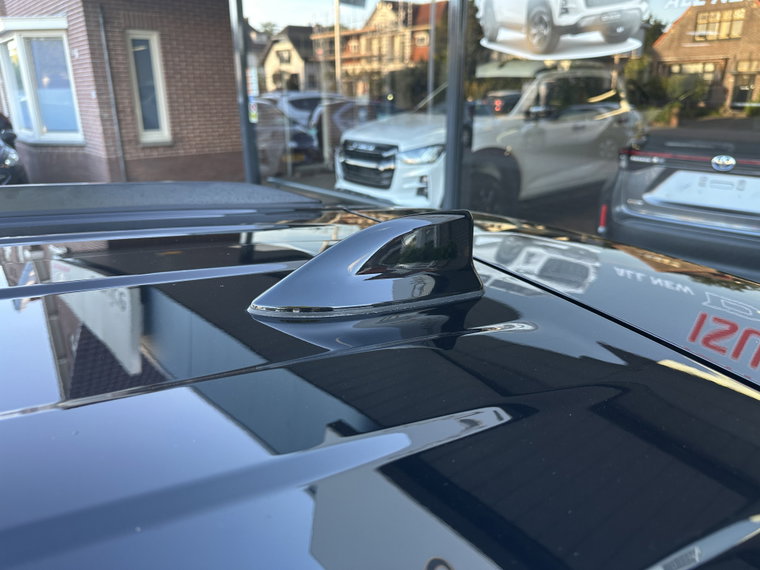 Vehicle Image 22