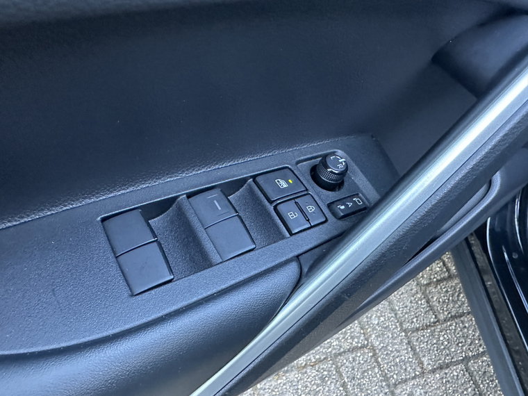Vehicle Image 24