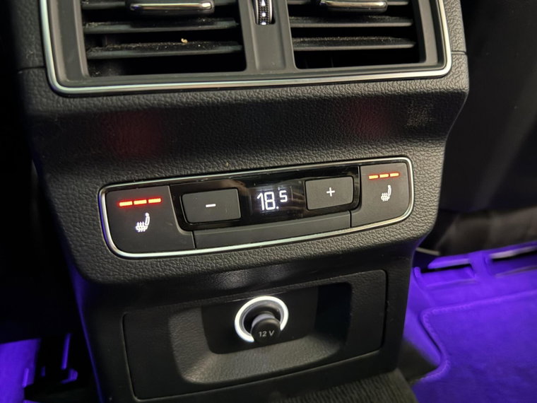 Vehicle Image 28