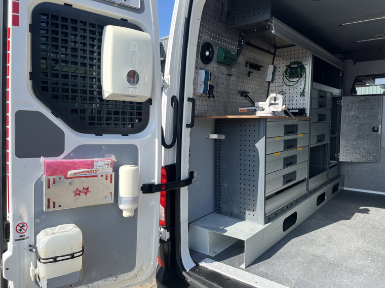 Vehicle Image 16