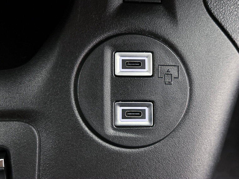 Vehicle Image 32