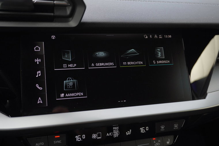 Vehicle Image 32