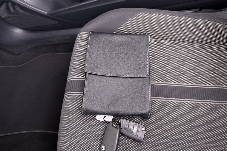 Vehicle Image 32