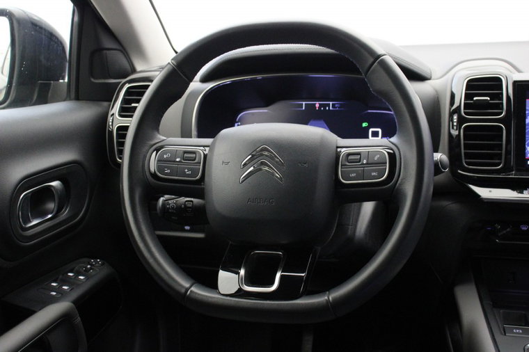 Vehicle Image 22