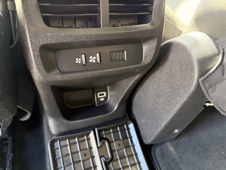 Vehicle Image 27