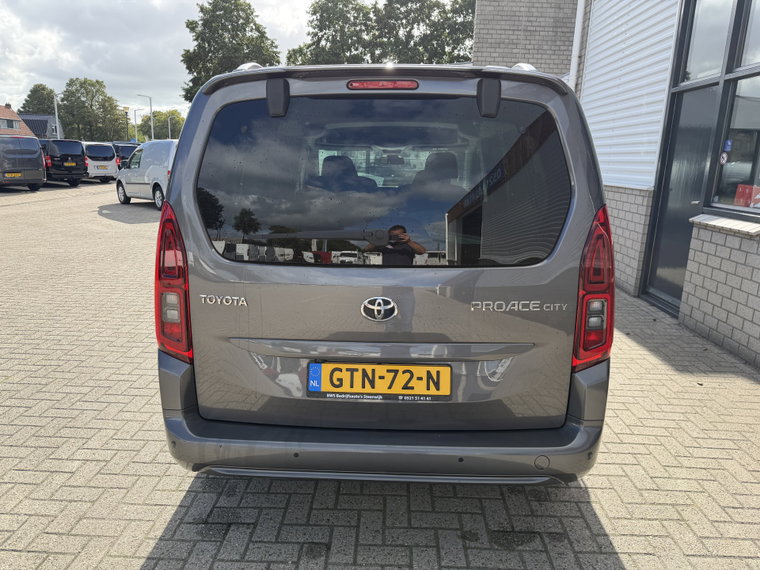 Vehicle Image 29