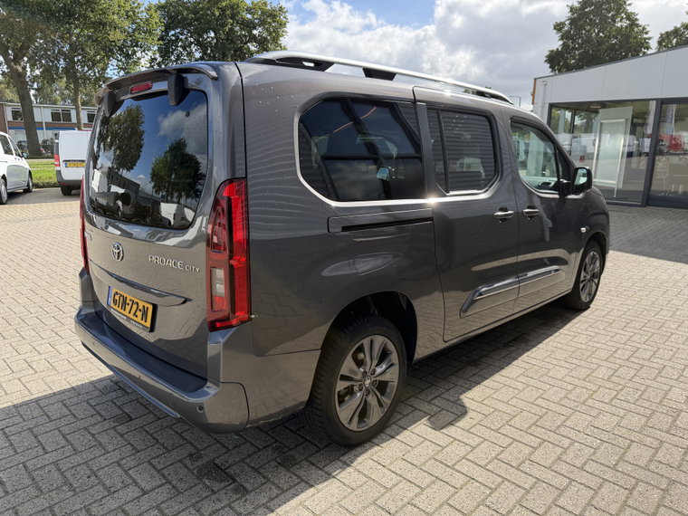Vehicle Image 30