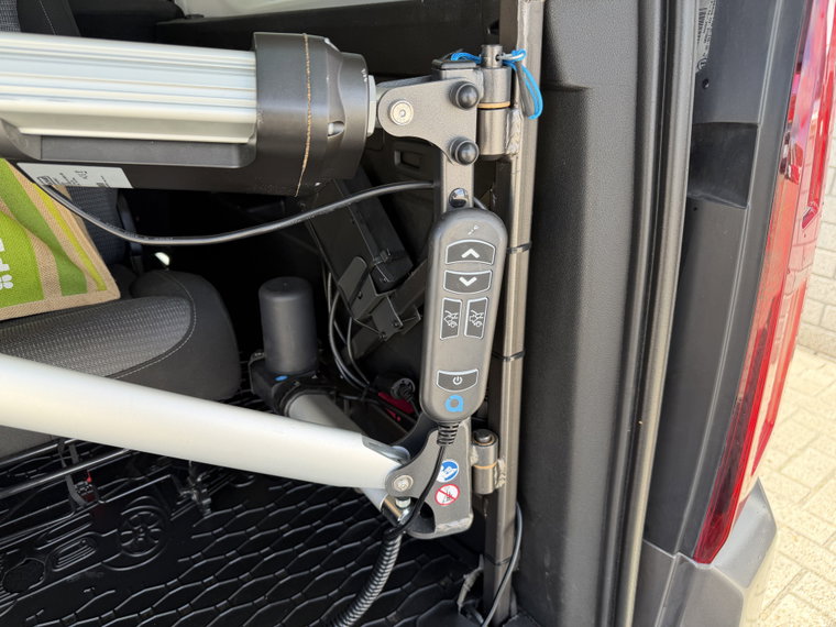 Vehicle Image 36