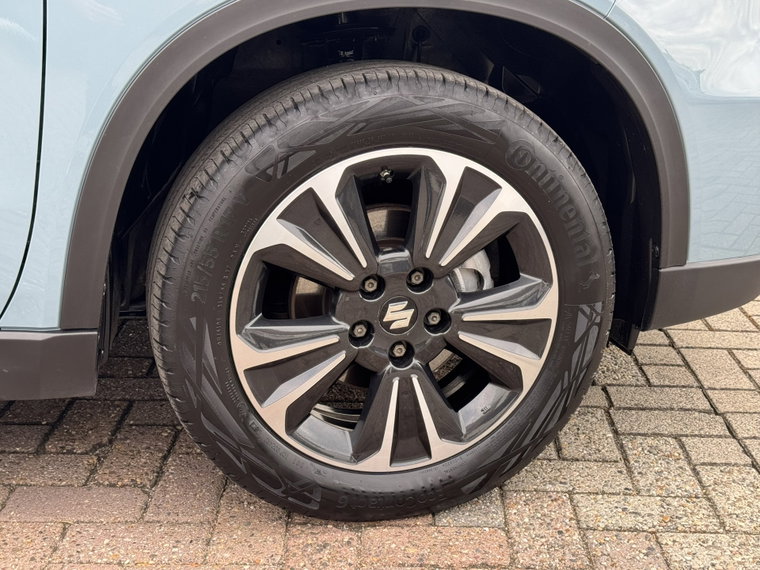 Vehicle Image 16