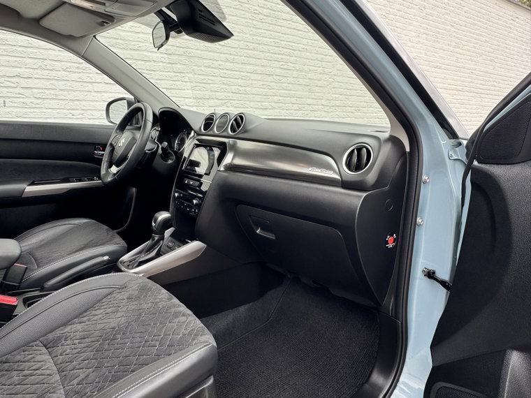 Vehicle Image 32