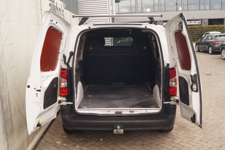 Vehicle Image 26
