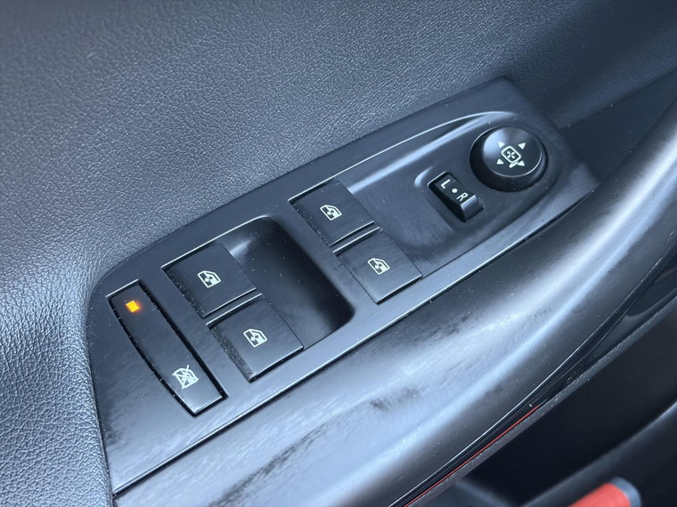 Vehicle Image 28