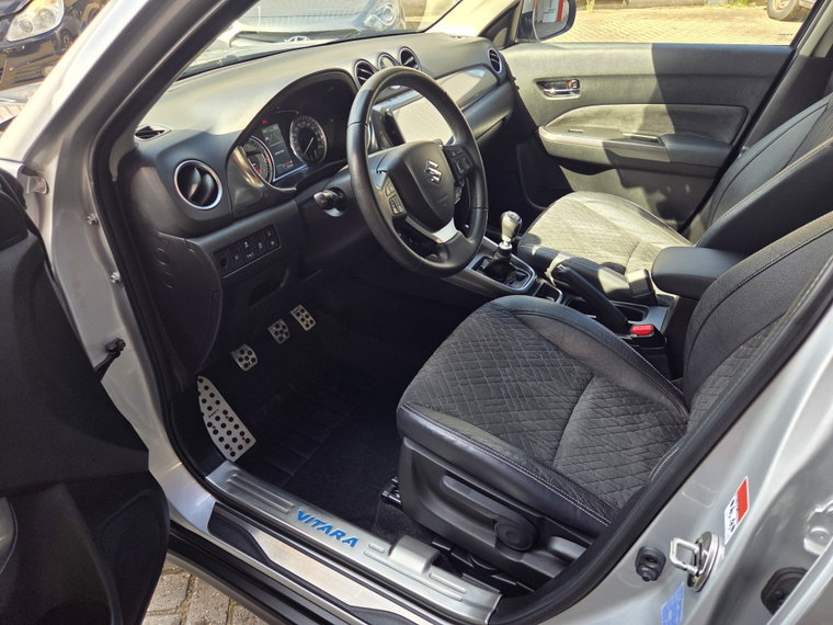 Vehicle Image 15