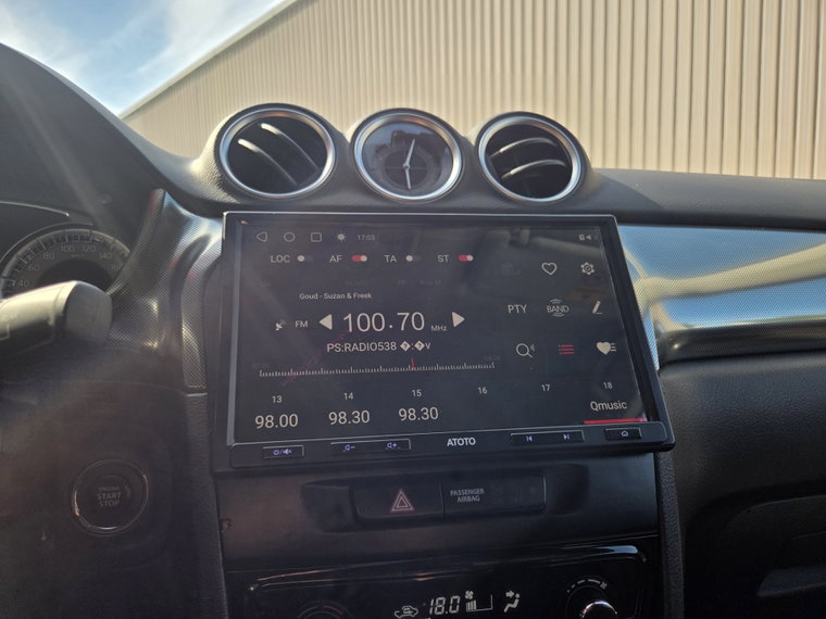 Vehicle Image 24