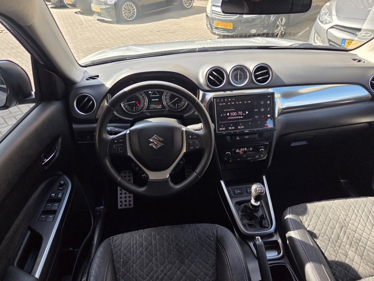 Vehicle Image 10