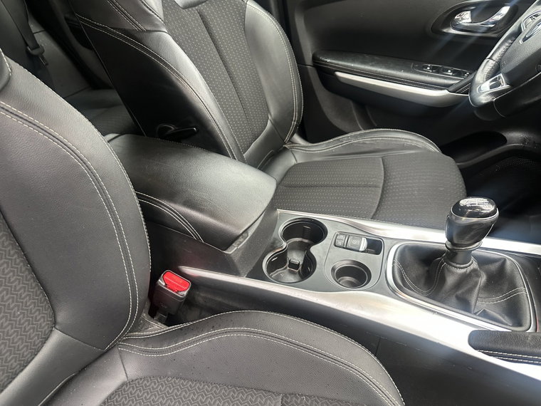 Vehicle Image 32