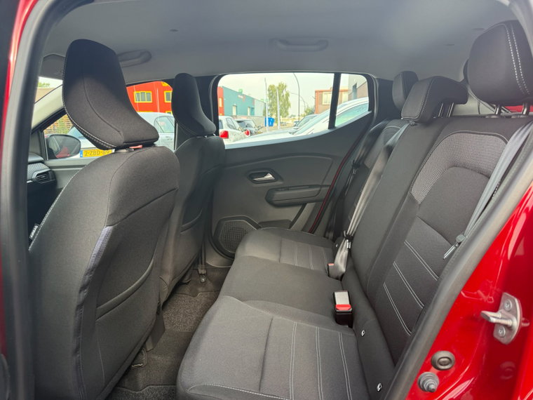 Vehicle Image 22