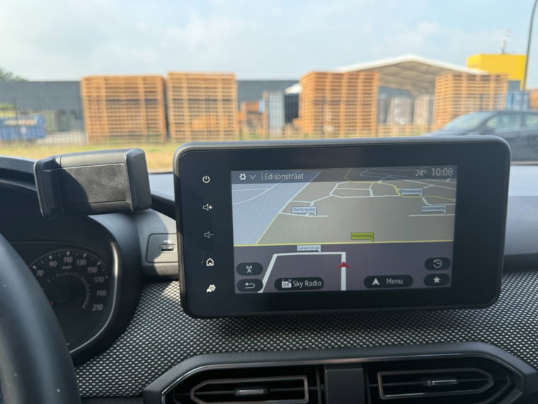 Vehicle Image 30