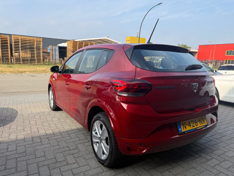 Vehicle Image 8