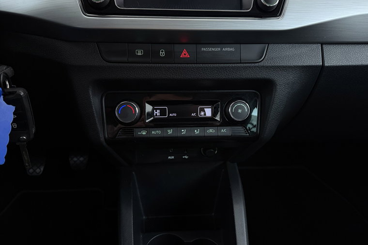 Vehicle Image 24