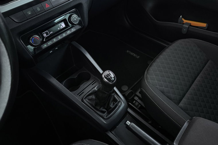 Vehicle Image 25