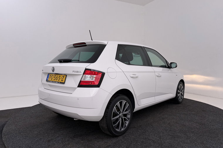 Vehicle Image 40