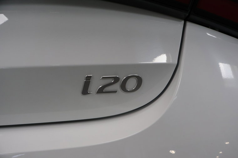Vehicle Image 19