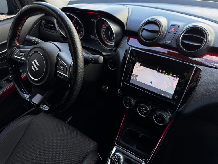 Vehicle Image 12